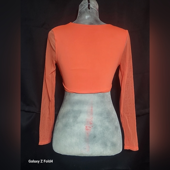 REEBEES  Crop Top - Picture 2 of 3